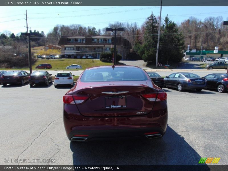 Velvet Red Pearl / Black 2015 Chrysler 200 S