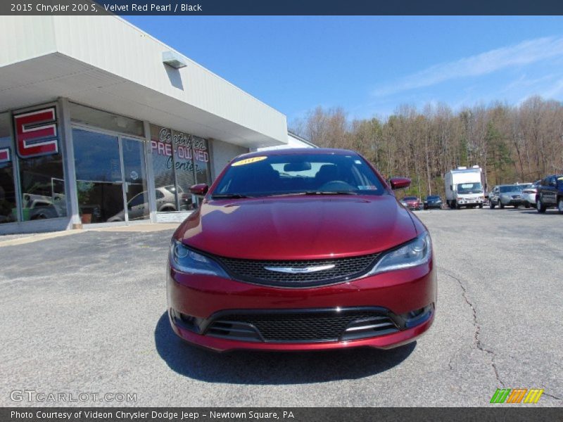 Velvet Red Pearl / Black 2015 Chrysler 200 S