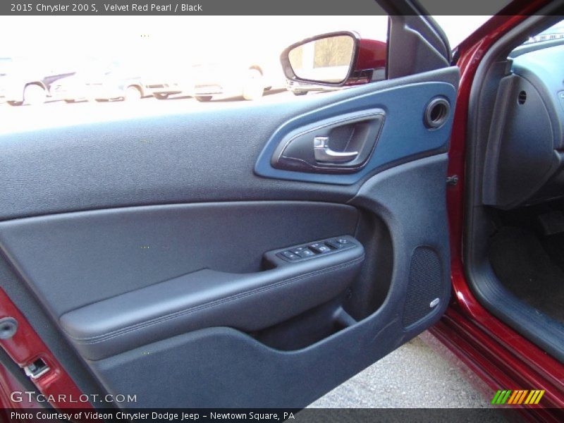 Velvet Red Pearl / Black 2015 Chrysler 200 S