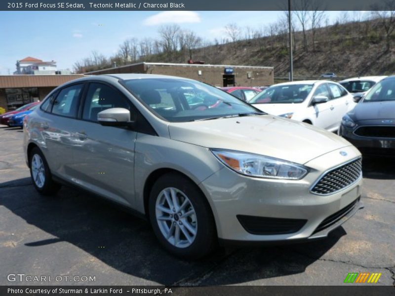 Tectonic Metallic / Charcoal Black 2015 Ford Focus SE Sedan