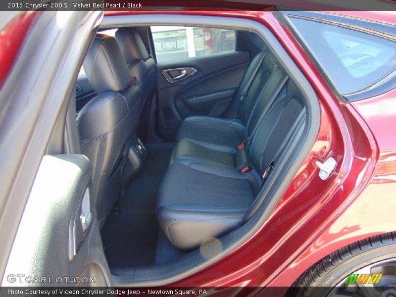 Velvet Red Pearl / Black 2015 Chrysler 200 S