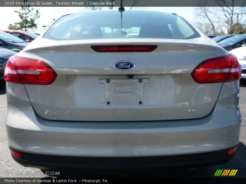 Tectonic Metallic / Charcoal Black 2015 Ford Focus SE Sedan