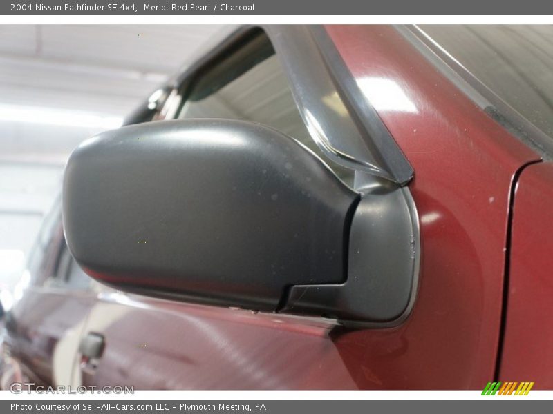 Merlot Red Pearl / Charcoal 2004 Nissan Pathfinder SE 4x4
