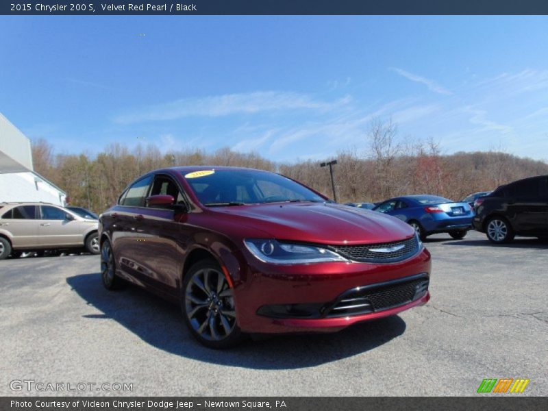 Velvet Red Pearl / Black 2015 Chrysler 200 S