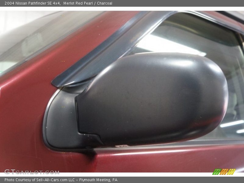 Merlot Red Pearl / Charcoal 2004 Nissan Pathfinder SE 4x4