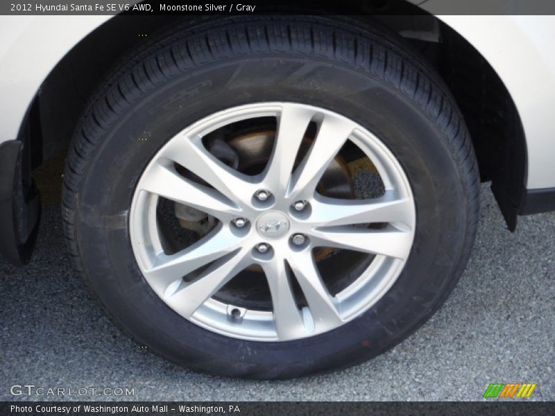 Moonstone Silver / Gray 2012 Hyundai Santa Fe SE V6 AWD