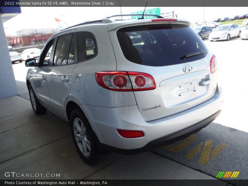 Moonstone Silver / Gray 2012 Hyundai Santa Fe SE V6 AWD