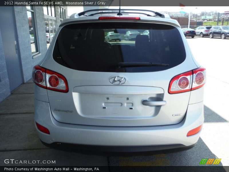 Moonstone Silver / Gray 2012 Hyundai Santa Fe SE V6 AWD