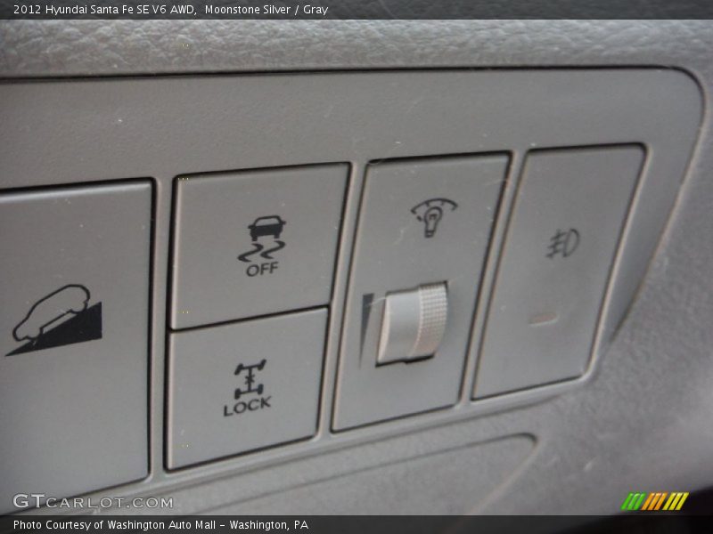 Moonstone Silver / Gray 2012 Hyundai Santa Fe SE V6 AWD