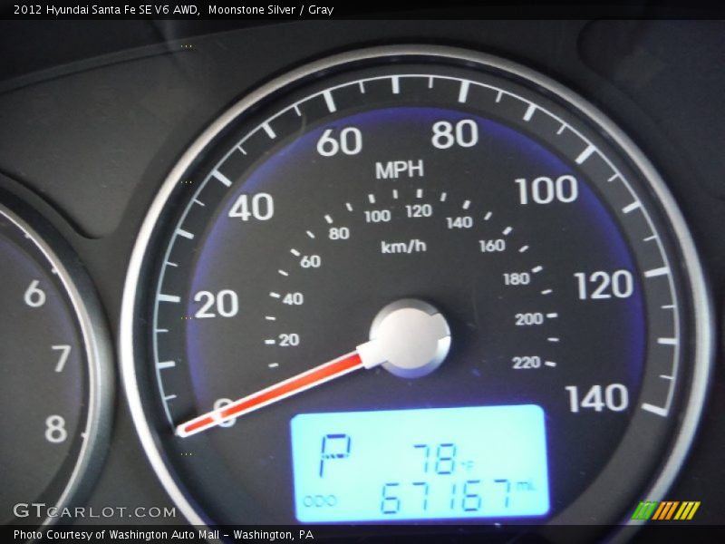 Moonstone Silver / Gray 2012 Hyundai Santa Fe SE V6 AWD