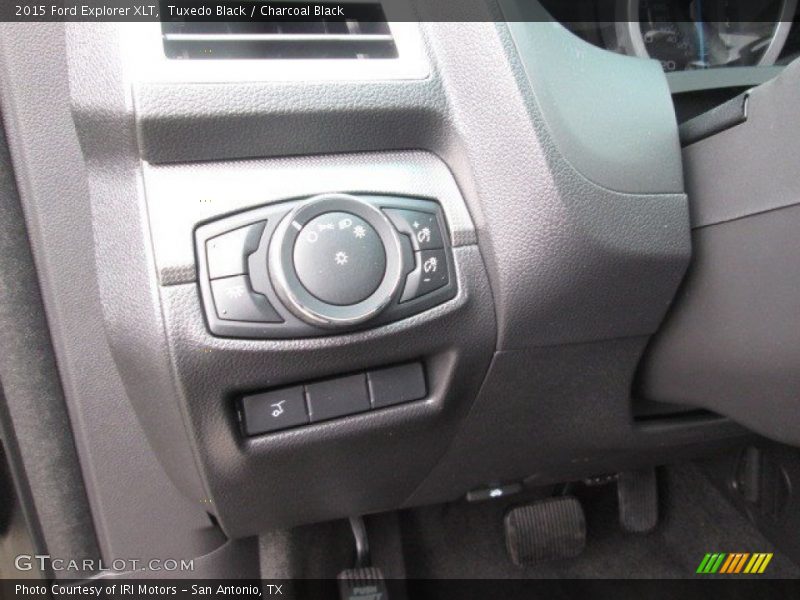 Tuxedo Black / Charcoal Black 2015 Ford Explorer XLT