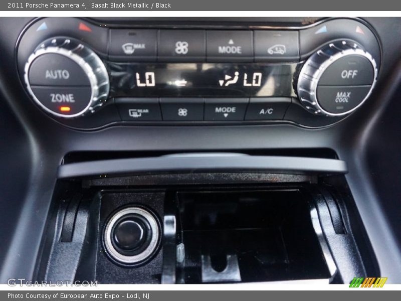 Basalt Black Metallic / Black 2011 Porsche Panamera 4