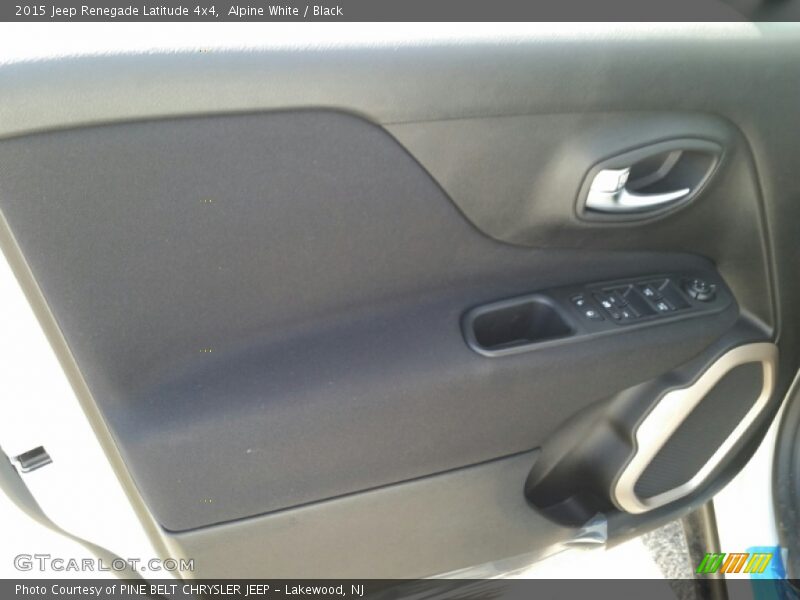Alpine White / Black 2015 Jeep Renegade Latitude 4x4