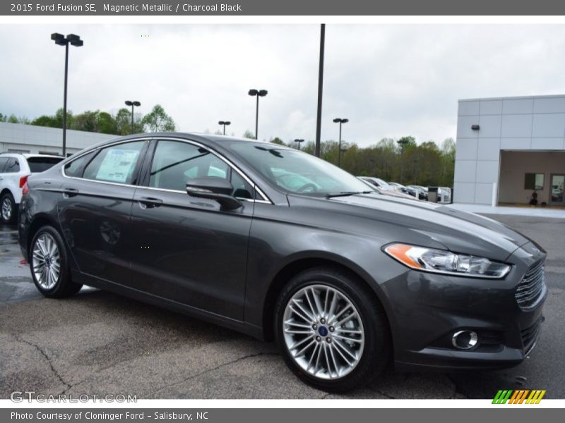 Magnetic Metallic / Charcoal Black 2015 Ford Fusion SE