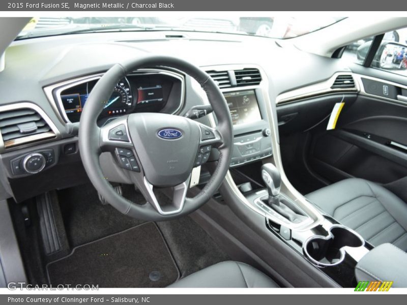 Magnetic Metallic / Charcoal Black 2015 Ford Fusion SE
