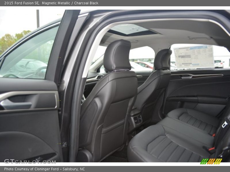 Magnetic Metallic / Charcoal Black 2015 Ford Fusion SE