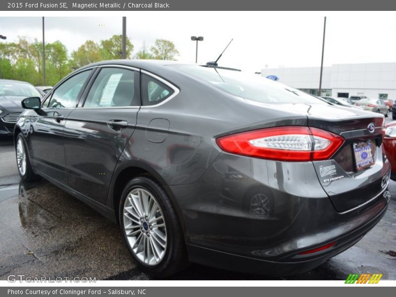 Magnetic Metallic / Charcoal Black 2015 Ford Fusion SE