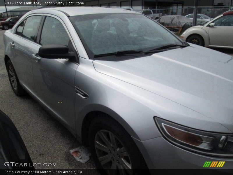 Ingot Silver / Light Stone 2012 Ford Taurus SE