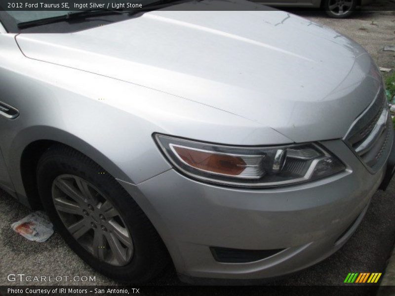 Ingot Silver / Light Stone 2012 Ford Taurus SE
