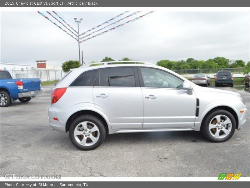Arctic Ice / Black 2015 Chevrolet Captiva Sport LT