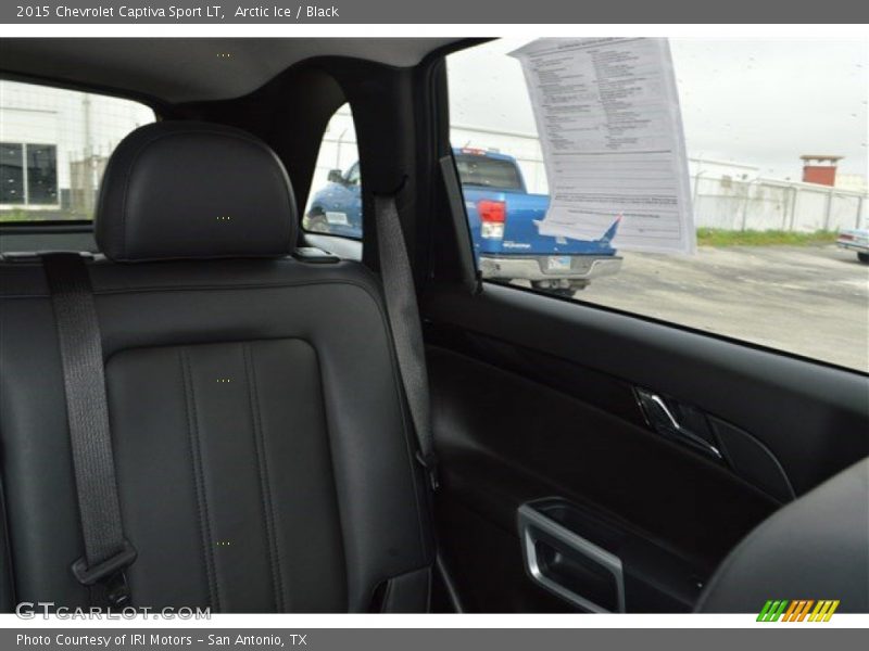 Arctic Ice / Black 2015 Chevrolet Captiva Sport LT