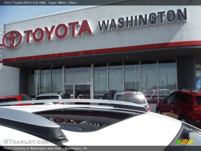 Super White / Black 2013 Toyota RAV4 XLE AWD