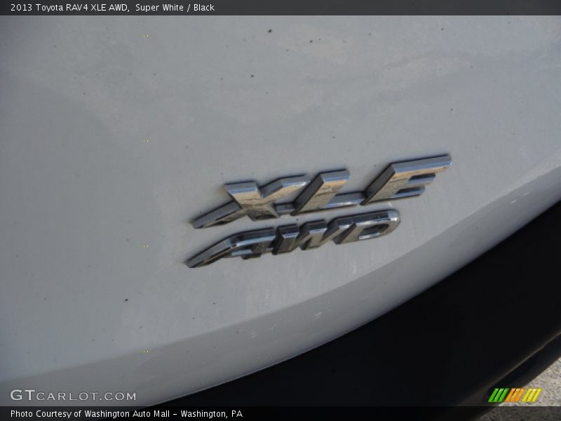 Super White / Black 2013 Toyota RAV4 XLE AWD