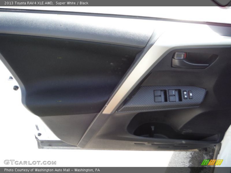 Super White / Black 2013 Toyota RAV4 XLE AWD