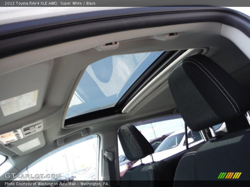 Super White / Black 2013 Toyota RAV4 XLE AWD