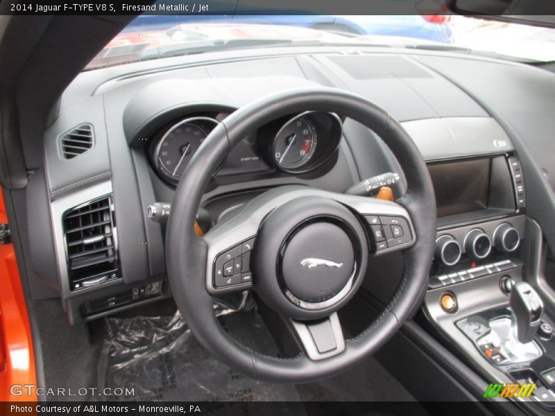  2014 F-TYPE V8 S Steering Wheel