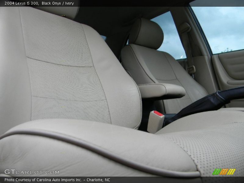 Black Onyx / Ivory 2004 Lexus IS 300