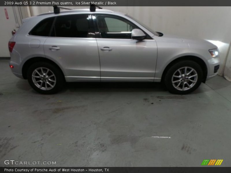 Ice Silver Metallic / Black 2009 Audi Q5 3.2 Premium Plus quattro
