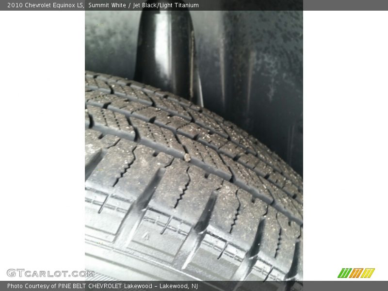 Summit White / Jet Black/Light Titanium 2010 Chevrolet Equinox LS