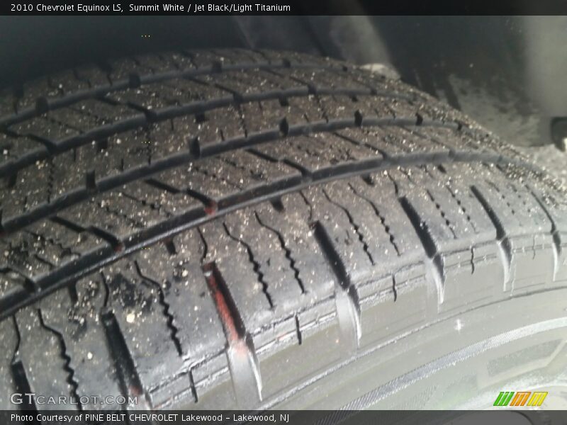 Summit White / Jet Black/Light Titanium 2010 Chevrolet Equinox LS
