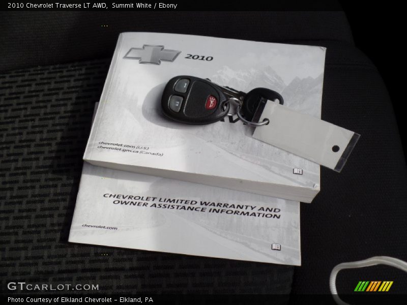 Summit White / Ebony 2010 Chevrolet Traverse LT AWD