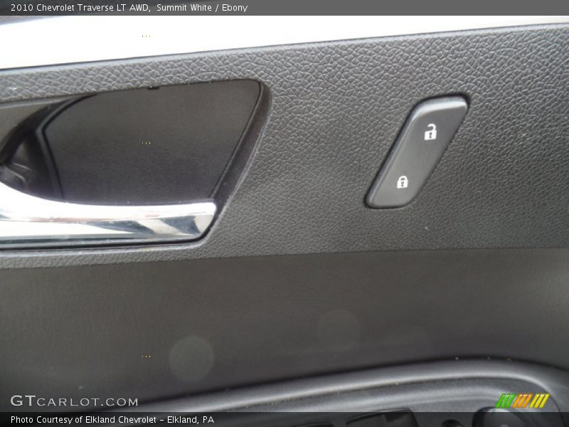 Summit White / Ebony 2010 Chevrolet Traverse LT AWD