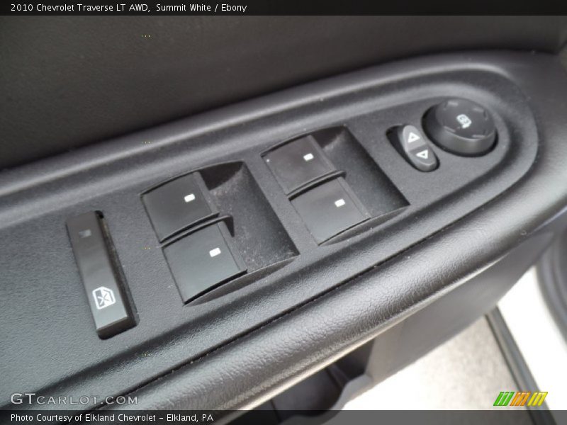 Summit White / Ebony 2010 Chevrolet Traverse LT AWD