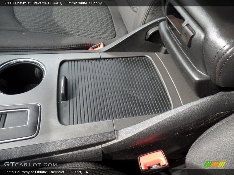Summit White / Ebony 2010 Chevrolet Traverse LT AWD