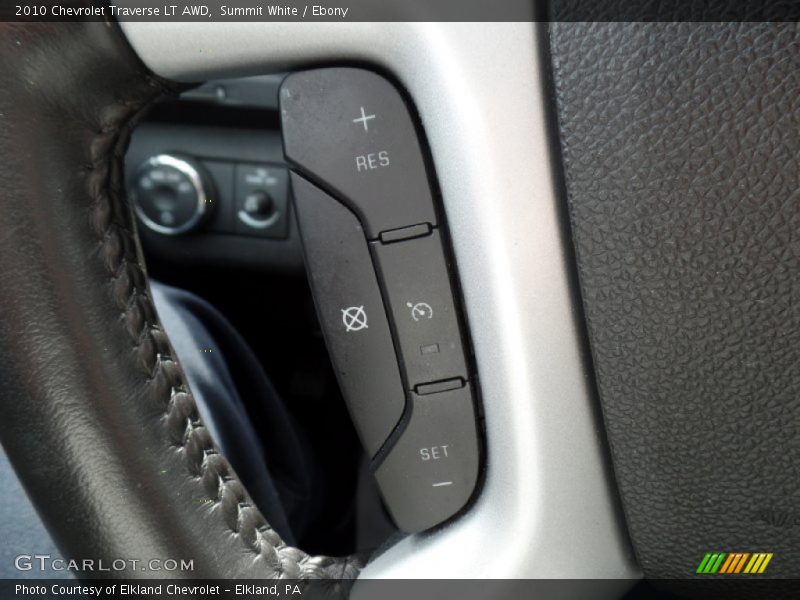 Summit White / Ebony 2010 Chevrolet Traverse LT AWD