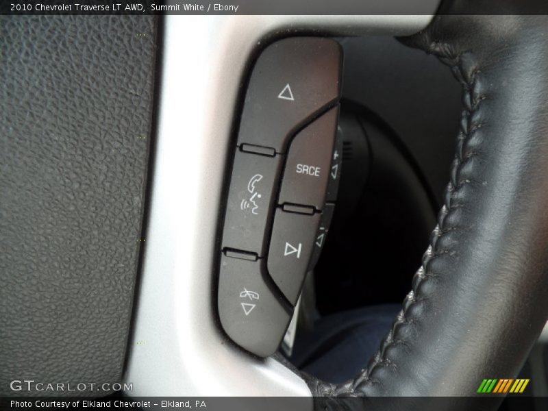 Summit White / Ebony 2010 Chevrolet Traverse LT AWD