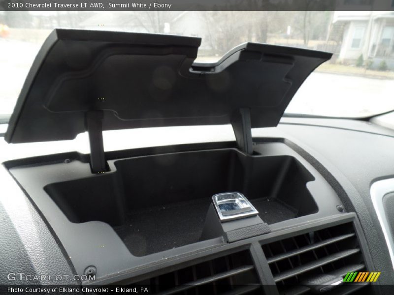 Summit White / Ebony 2010 Chevrolet Traverse LT AWD
