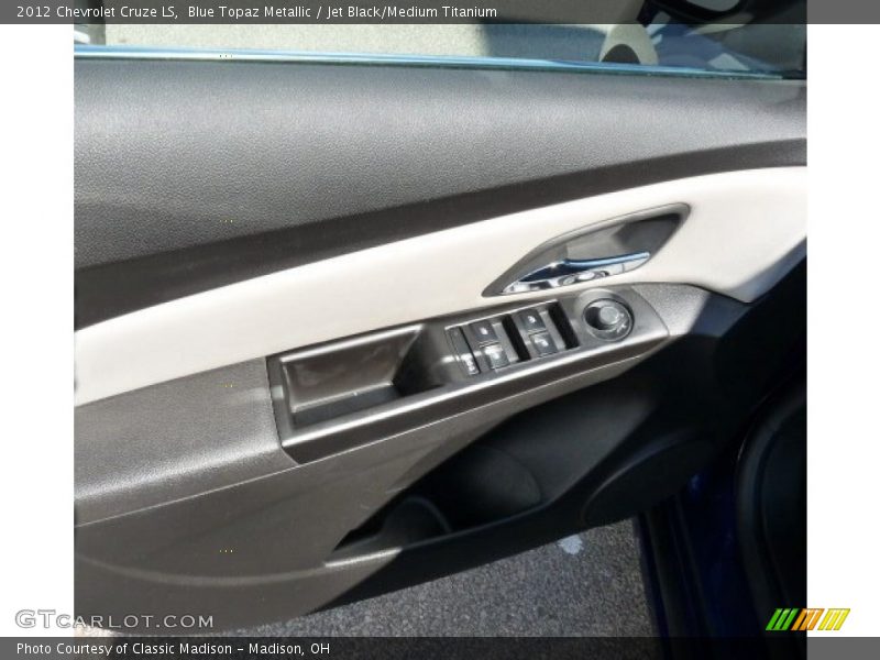 Blue Topaz Metallic / Jet Black/Medium Titanium 2012 Chevrolet Cruze LS