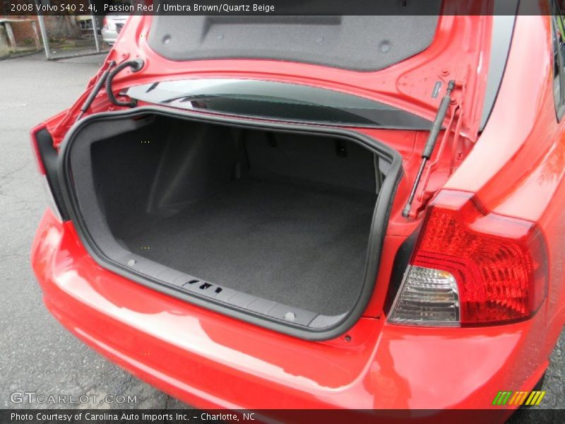  2008 S40 2.4i Trunk