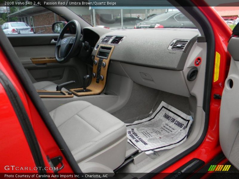 Passion Red / Umbra Brown/Quartz Beige 2008 Volvo S40 2.4i