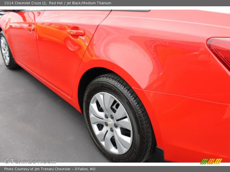 Red Hot / Jet Black/Medium Titanium 2014 Chevrolet Cruze LS