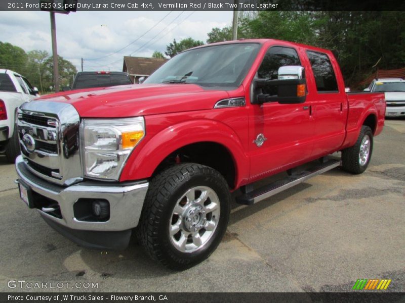 Front 3/4 View of 2011 F250 Super Duty Lariat Crew Cab 4x4