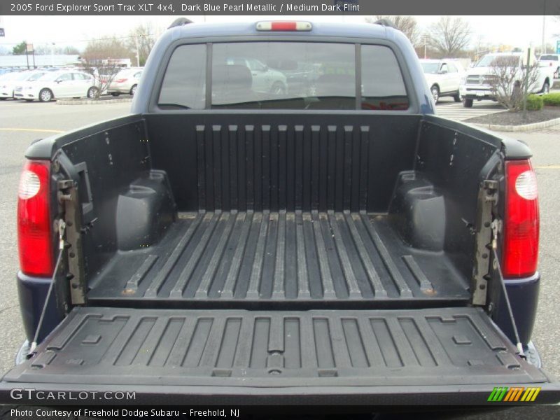 Dark Blue Pearl Metallic / Medium Dark Flint 2005 Ford Explorer Sport Trac XLT 4x4