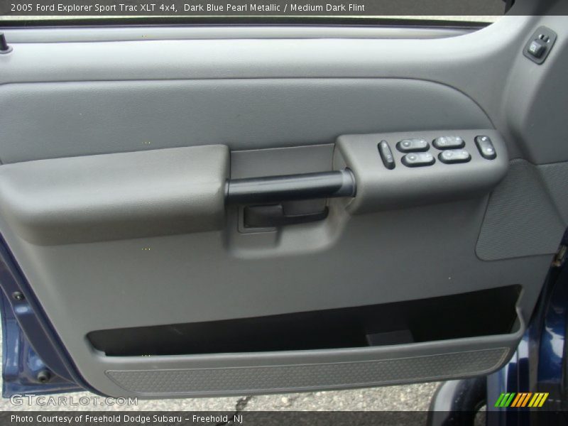 Dark Blue Pearl Metallic / Medium Dark Flint 2005 Ford Explorer Sport Trac XLT 4x4