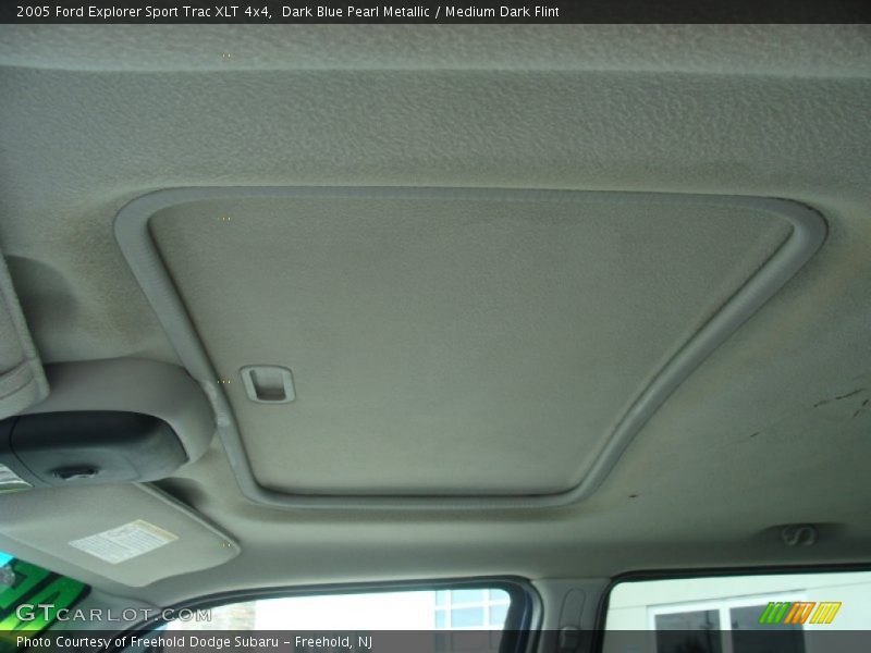Dark Blue Pearl Metallic / Medium Dark Flint 2005 Ford Explorer Sport Trac XLT 4x4
