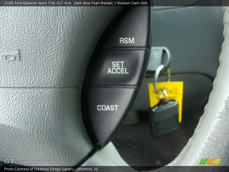 Dark Blue Pearl Metallic / Medium Dark Flint 2005 Ford Explorer Sport Trac XLT 4x4